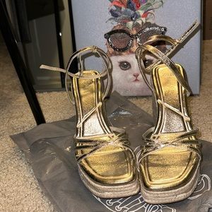 Great condition Zara Gold Shoes